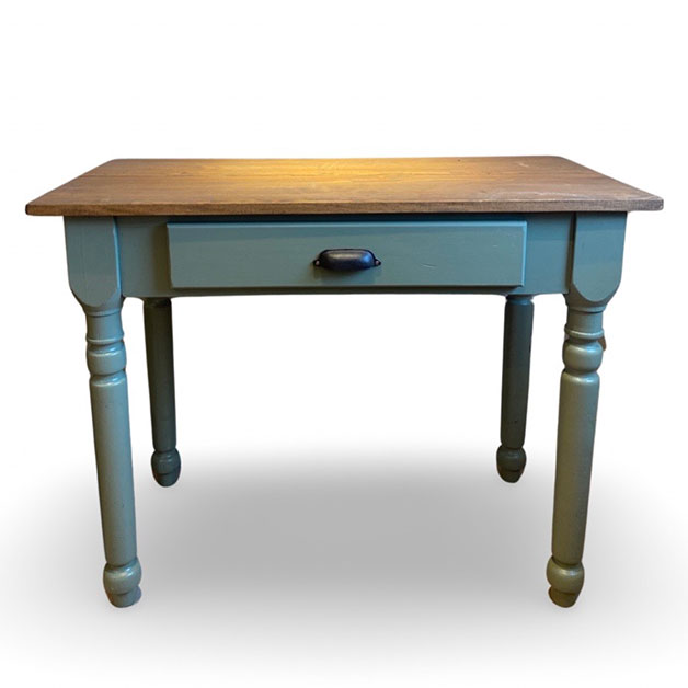 SIDE TABLE SMALL KRISTINA LIN VALNÖT/ANTIKGRÖN i gruppen Möbler / Möbelserier / Linoljabehandlat hos Miljögården (412361)