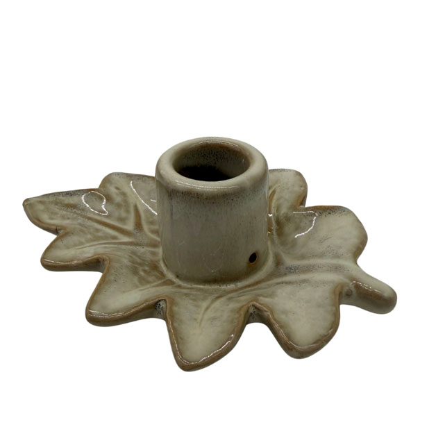 CANDLE HOLDER OAK LEAF BEIGE i gruppen Dekoration / LJUSSTAKAR hos Miljögården (070700)