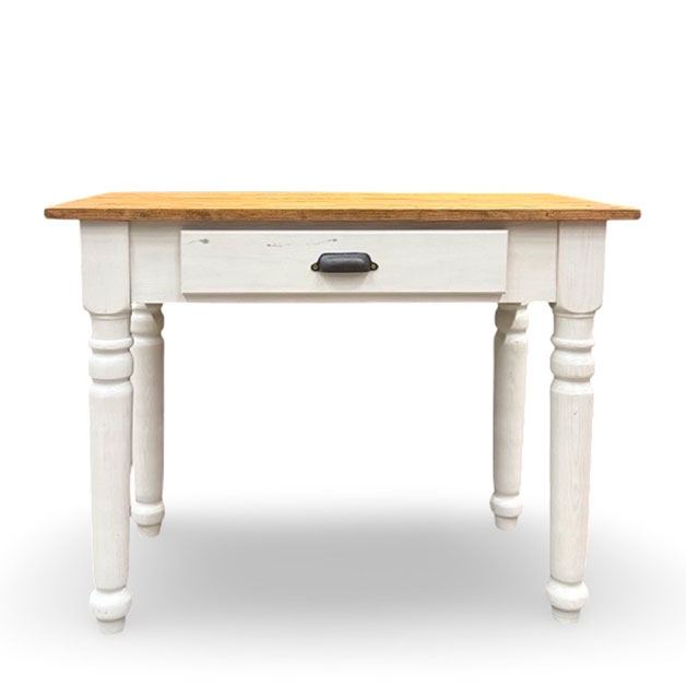 SIDE TABLE SMALL KRISTINA LIN VALNÖT/GRÄDDVIT i gruppen Möbler / MÖBELSERIER / Linoljabehandlat hos Miljögården (412308)