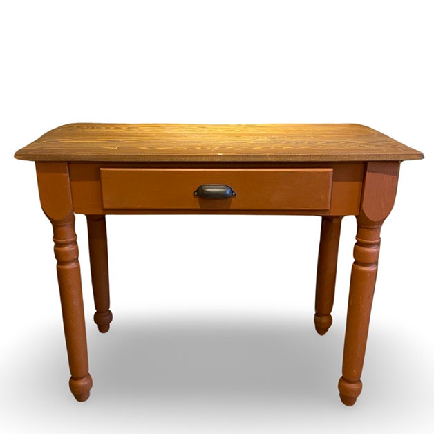 SIDE TABLE SMALL KRISTINA LIN VALNÖT/RÖDOCKRA i gruppen Möbler / Möbelserier / Linoljabehandlat hos Miljögården (412340)