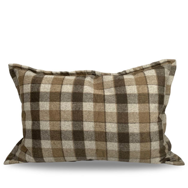 CUSHION COVER PIECE BROWN LONG i gruppen Textilier / KUDDFODRAL / Mönstrade fodral hos Miljögården (715390)