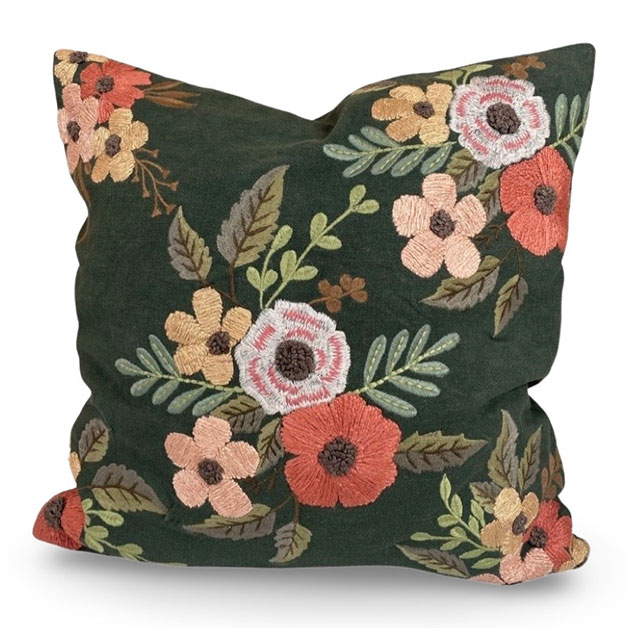 CUSHION COVER CORAL GREEN i gruppen Textilier / KUDDFODRAL / Broderade kuddfodral hos Miljögården (718260)