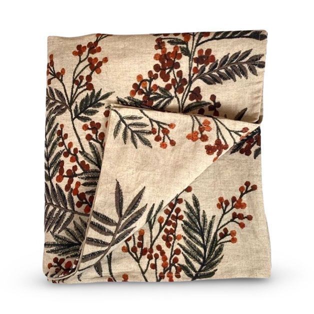 TABLE CLOTH TAXUS RED i gruppen Dukning / SERVERINGS-TILLBEHÖR / Dukar hos Miljögården (719640)