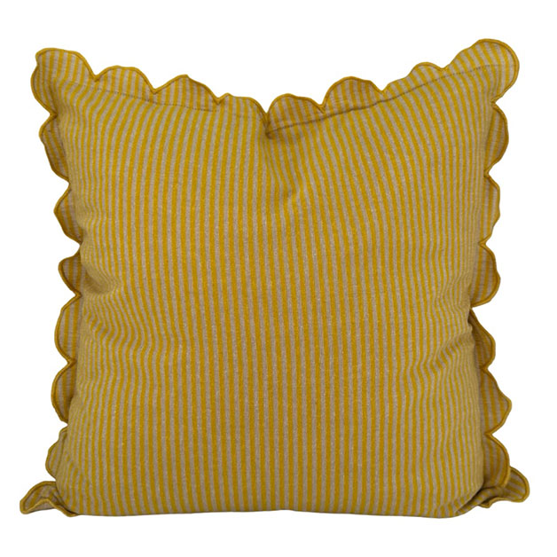 CUSHION COVER SCALLOP STRIPE YELLOW i gruppen Textilier / KUDDFODRAL / Mönstrade fodral hos Miljögården (725210)