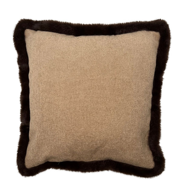CUSHION COVER BRUNO BROWN i gruppen Textilier / KUDDFODRAL / Enfärgade kuddfodral hos Miljögården (728650)