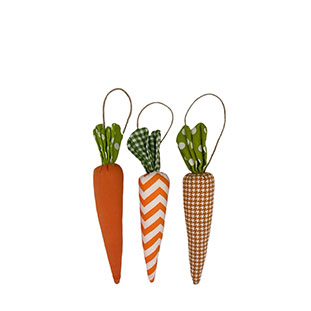 HANGING CARROTS 3ass