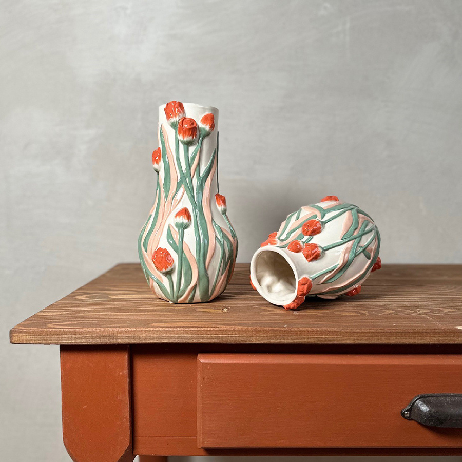 BOTANICA HANDPAINTED RED TULIP WILD URN SMALL