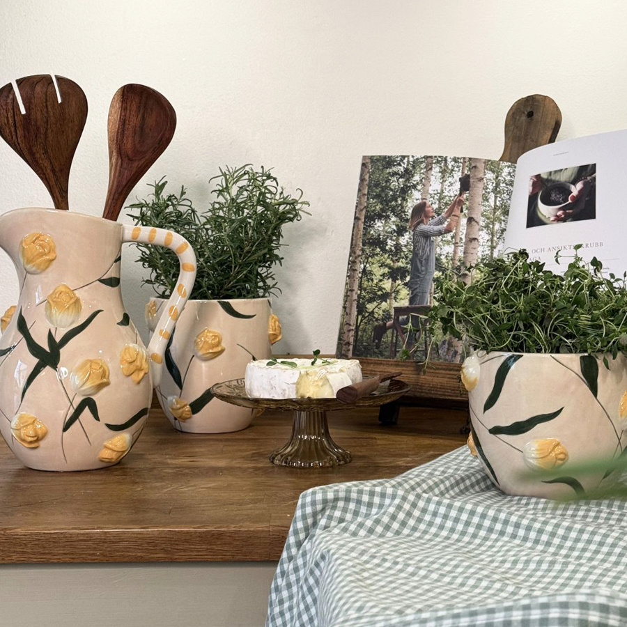 BOTANICA HANDPAINTED POT FREE TULIP L