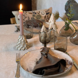 DINNER PLATE HOLLY TREE DINNER PLATE HOLLY TREE