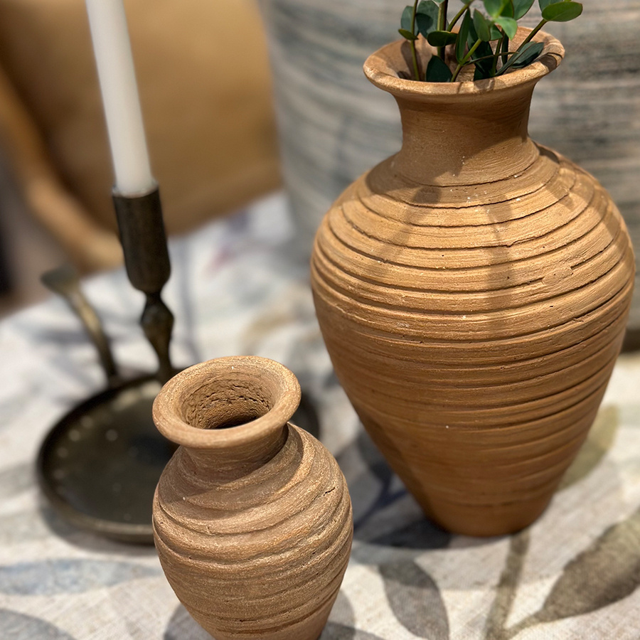 TERRACOTTA MINIVASE DEA