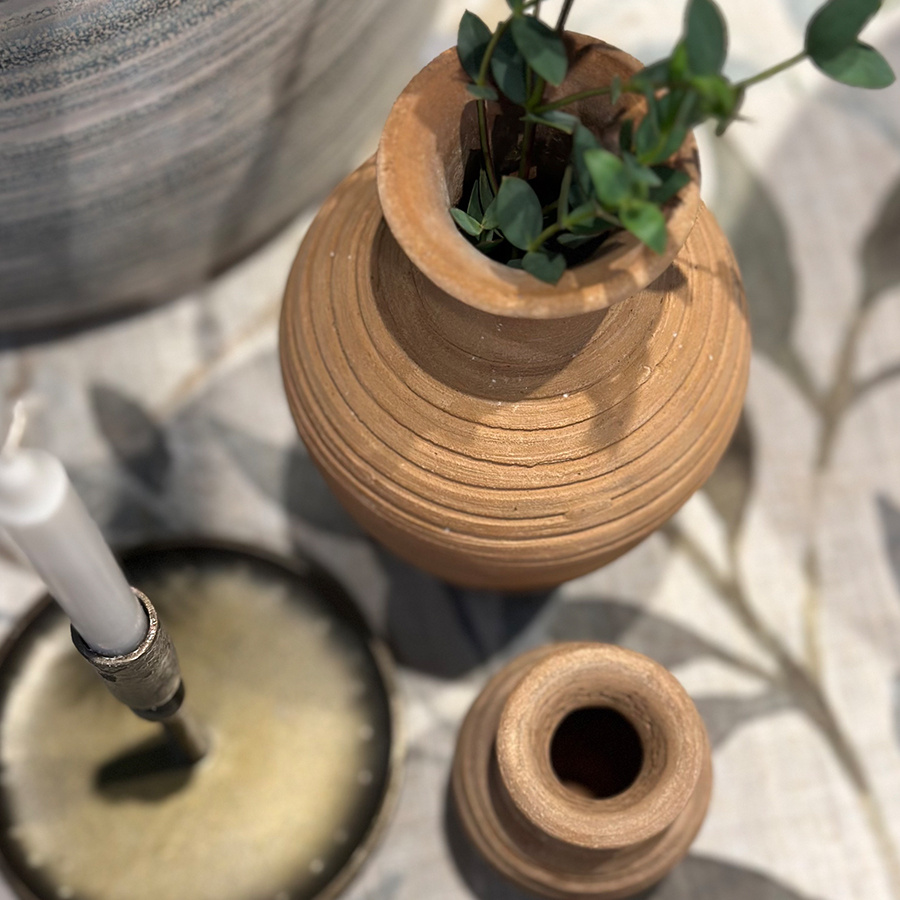 TERRACOTTA MINIVASE DEA