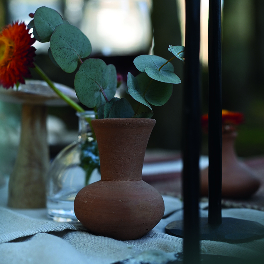 TERRACOTTA MINIVASE POMONA