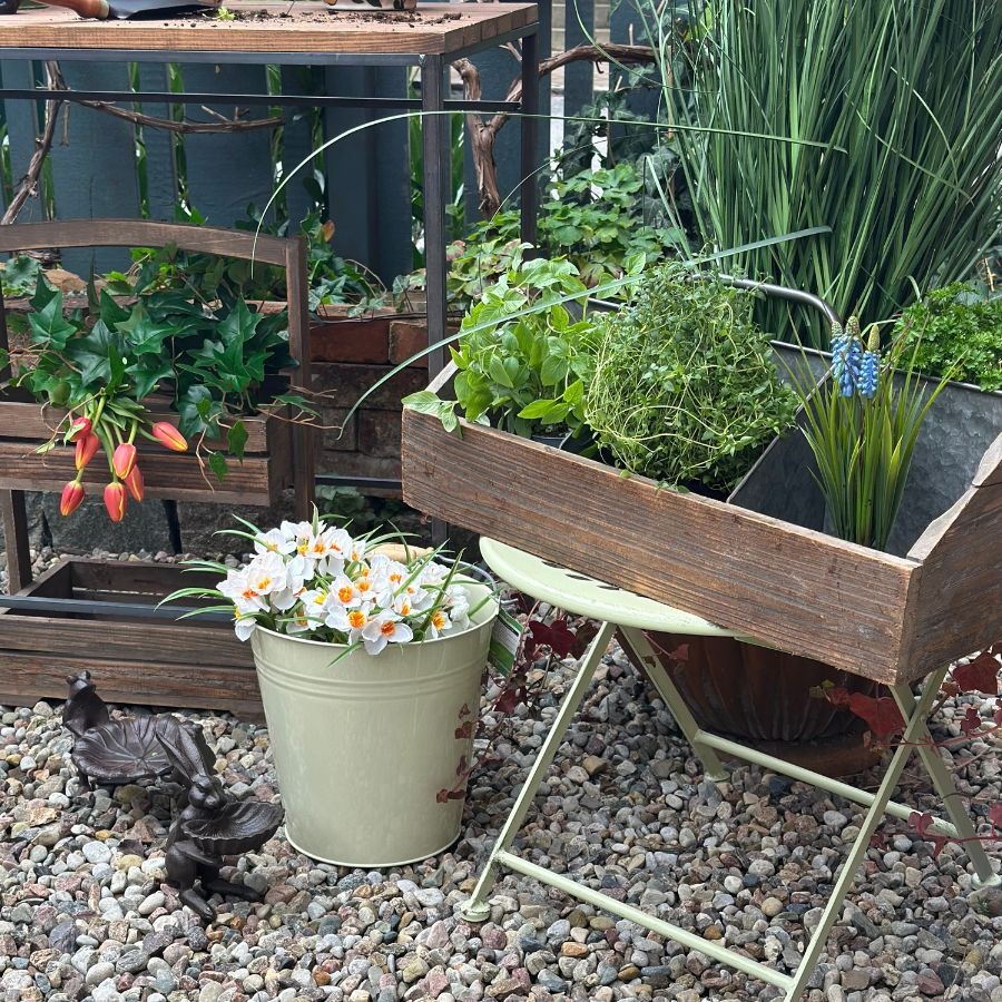 WOOD AND METAL BASKET BRIE