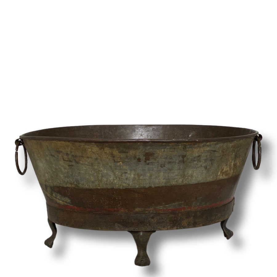 ReUSED IRON TUB