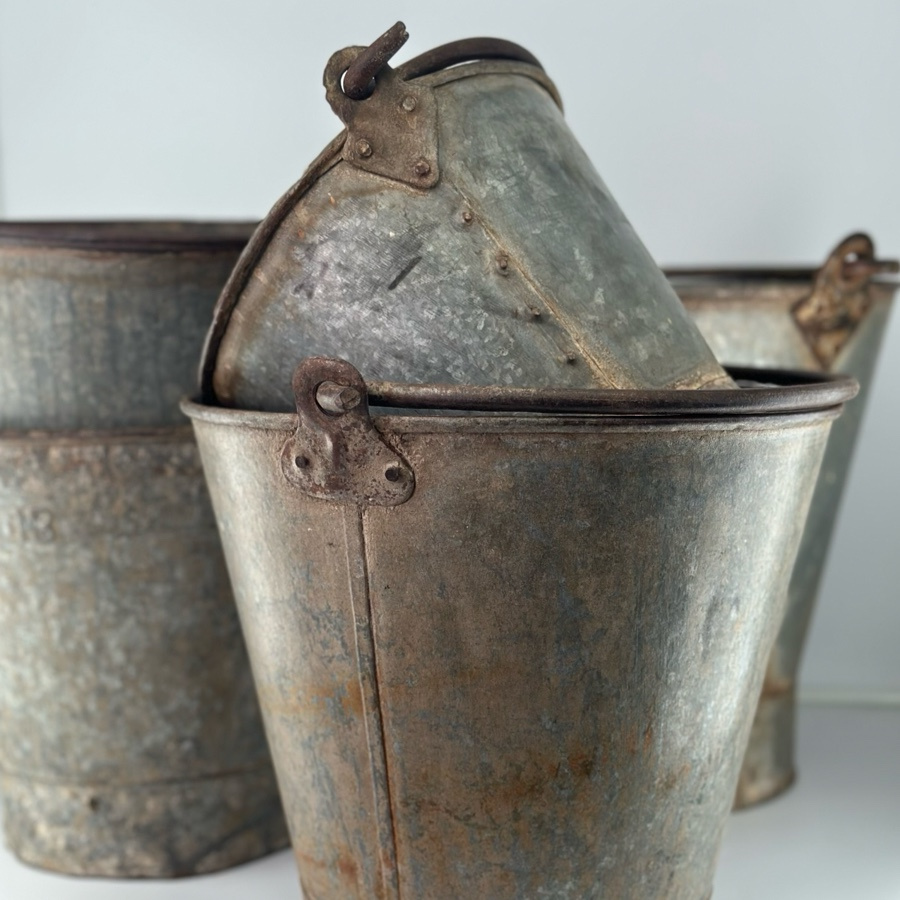 ReUSED IRON BUCKET