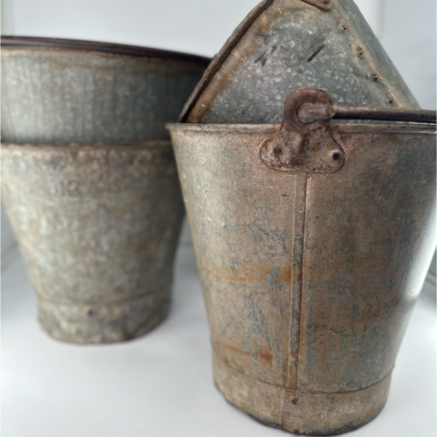 ReUSED IRON BUCKET