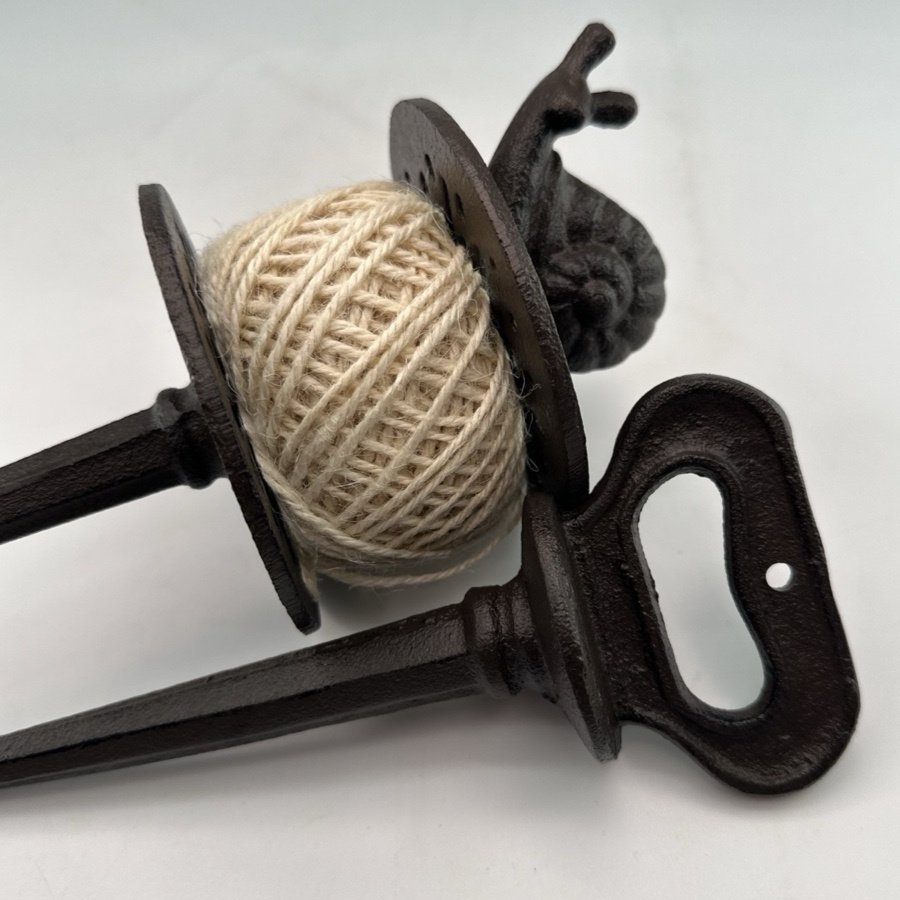 TWINE HOLDER AND STAKE GARDY