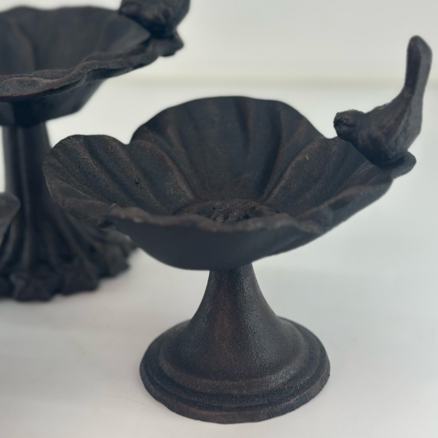 BIRD BATH BLACK POPPY