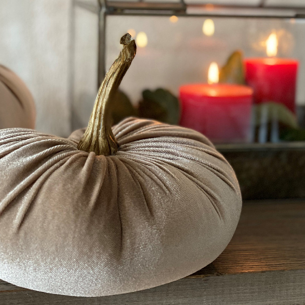 DECORATION PUMPKIN LARGE WHITE