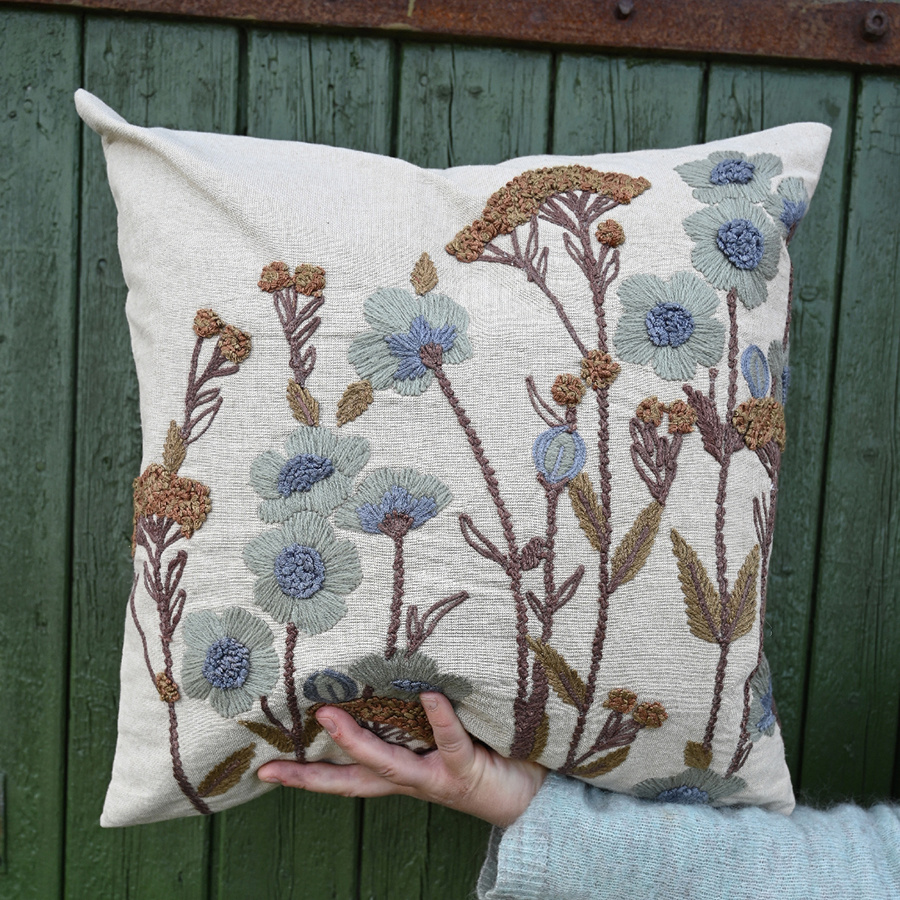 CUSHION COVER GERANIUM BLUE