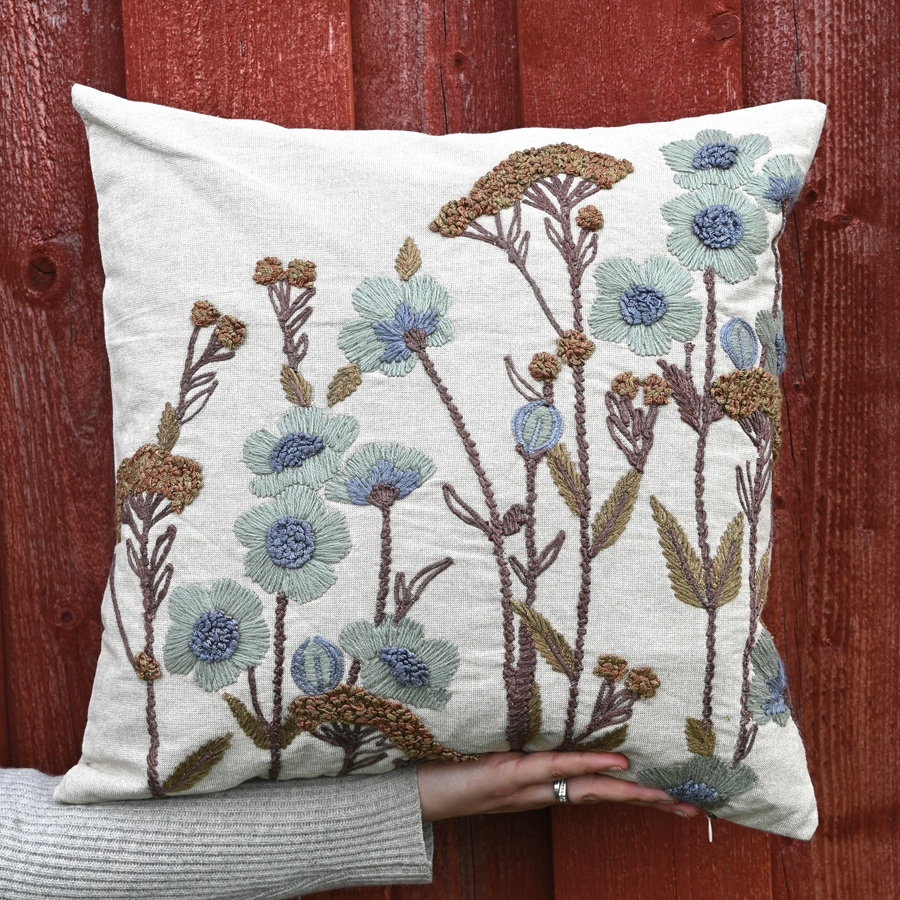 CUSHION COVER GERANIUM BLUE