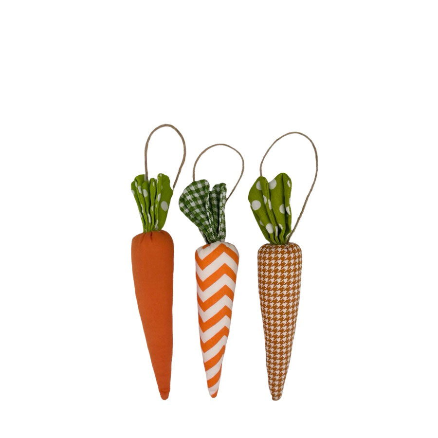 HANGING CARROTS 3ass