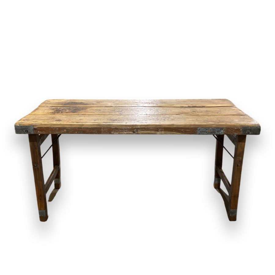 ReUSED FOLDABLE TABLE