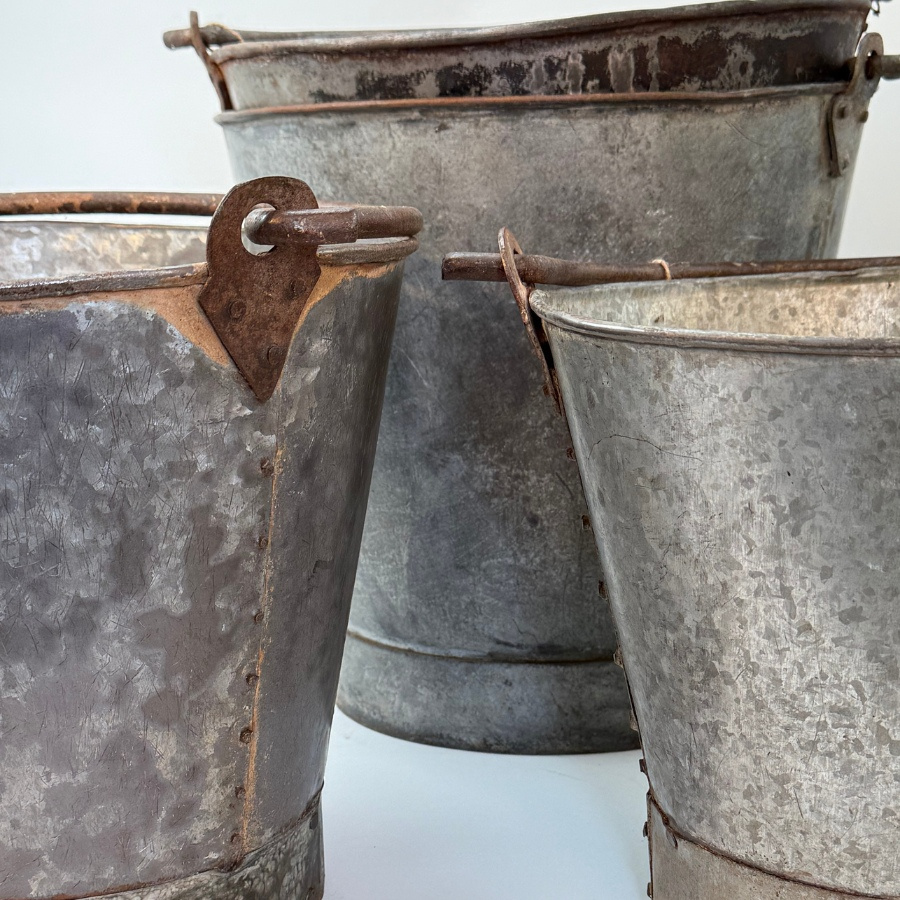 ReUSED IRON BUCKET