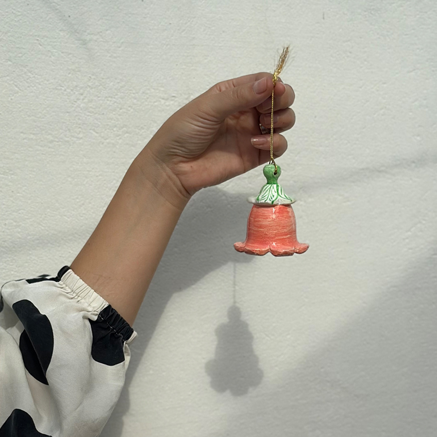 HANPAINTED FLORA MAJUS