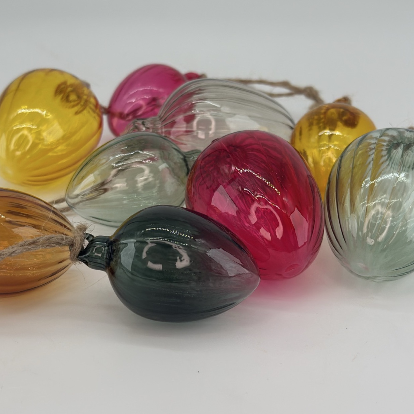 HANGING EGG SHEERE SWIRL SMOKE GREEN L