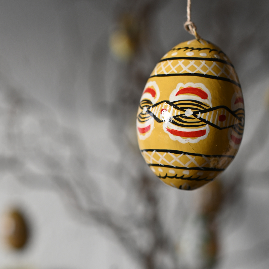 HANDPAINTED EGG VIDA