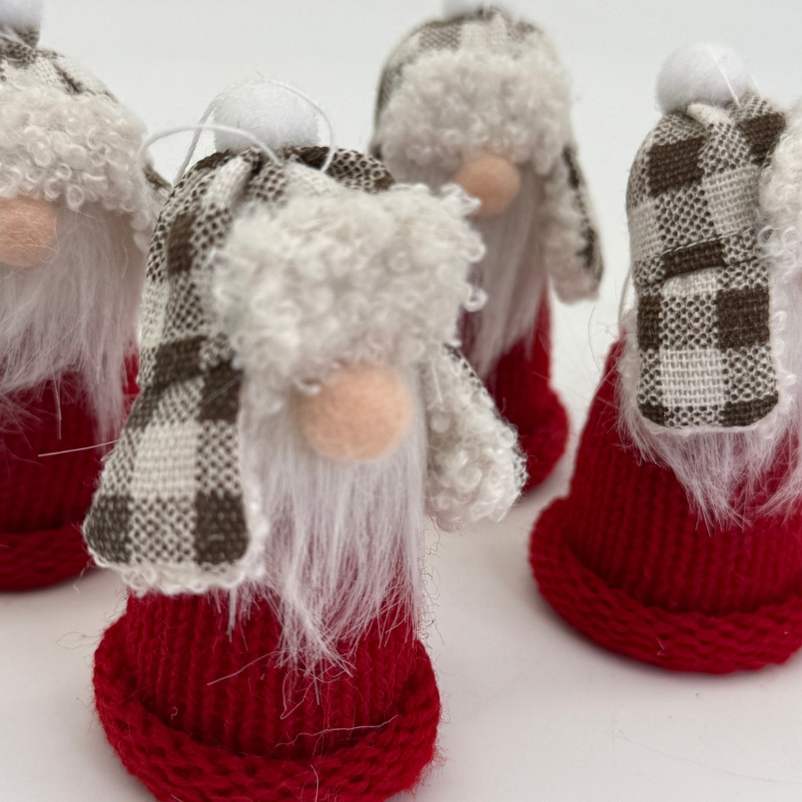 HANGING LITTLE EARFLAP GNOME 4set