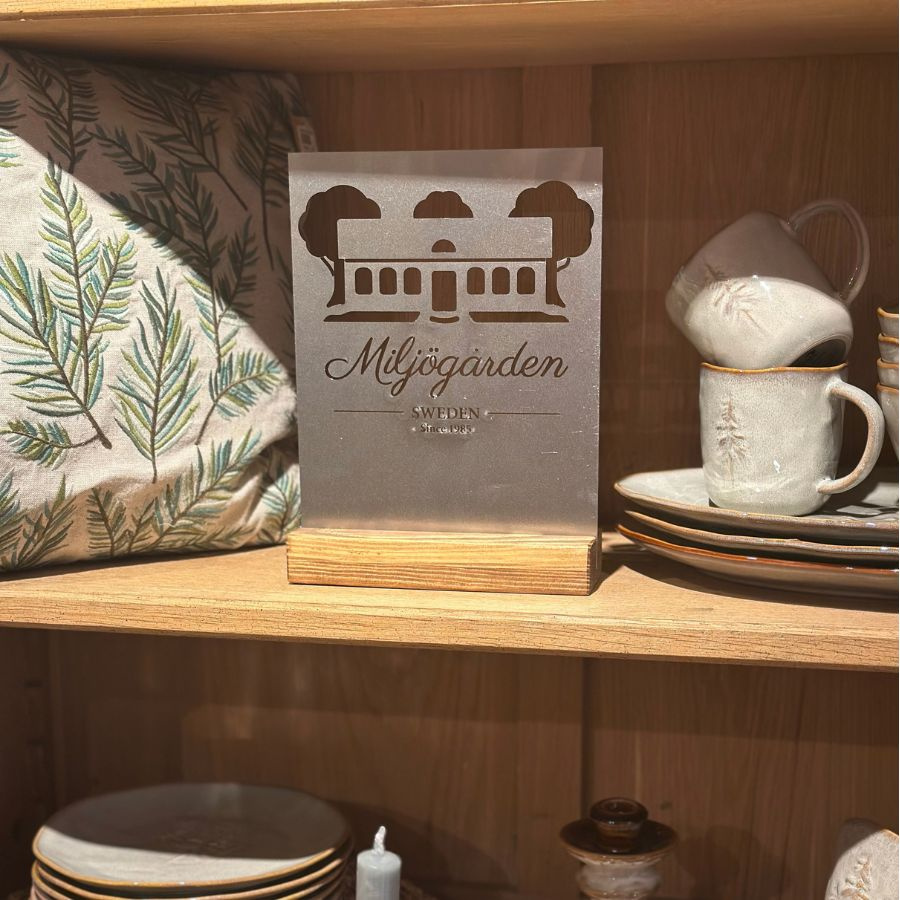 STORE DISPLAY VALNÖT